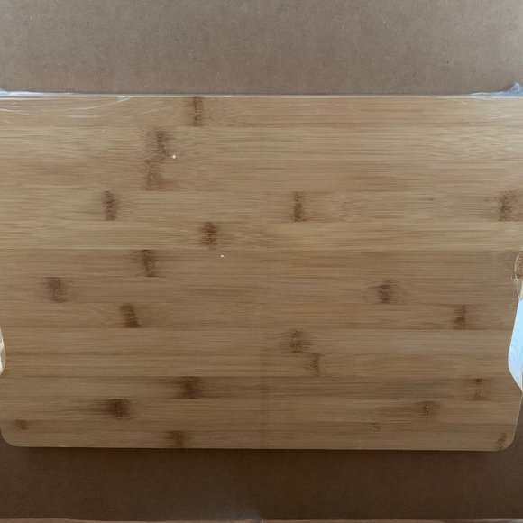 Extra Large Organic Bamboo Cutting Board | Kitchen Chopping Board (XL 18 x 12") - Picture 3 of 16